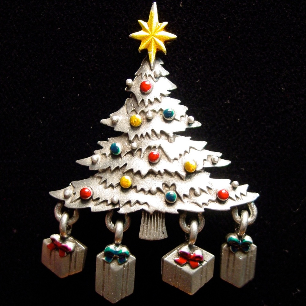 🆕 ‘Christmas Tree with Present Charms’ Pin Brooch